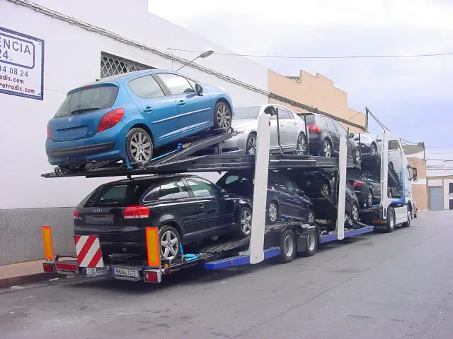 Camión portacoches Eurotradis trasero